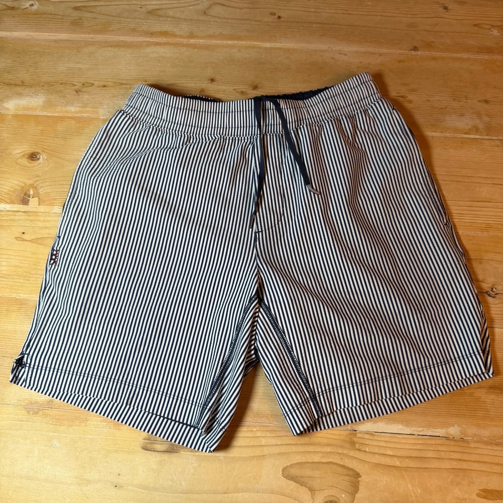 Rhone Mens Swim Trunks Navy Blue White Striped Board Shorts 7 Inch Inseam Small